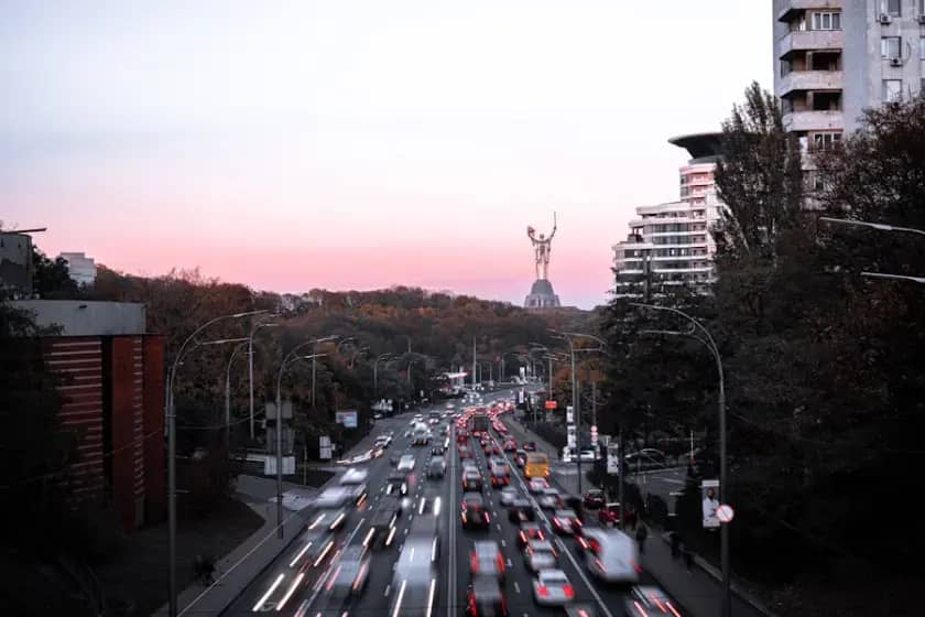Rusija lansirala 430 dronova i 18 raketa: masovni napad na Kijev — šest poginulih, 35 ranjenih