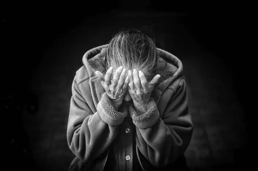 Ne ignorišite: 5 ranih znakova Alchajmerove bolesti u govoru koji otkrivaju gubitak pamćenja