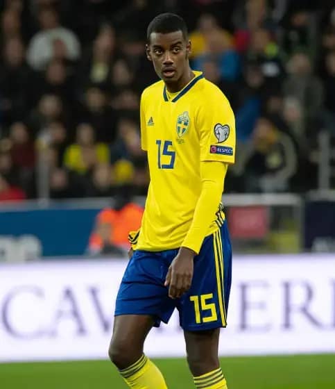 Aleksander Isak teško povrijeđen u Liverpoolu — operisan i pauzira 3-4 mjeseca nakon frakture fibule