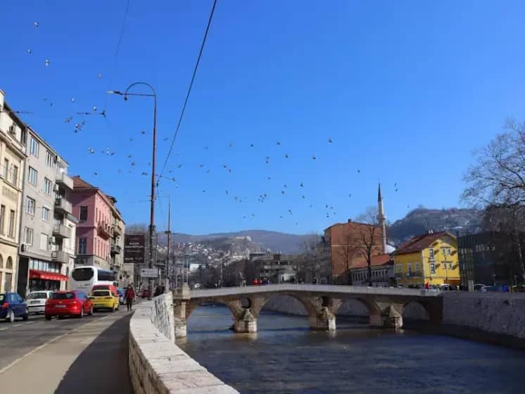 Mostar: Usvojen Nacrt proračuna 2026. od 97.333.648 KM, zajam 5 miliona za Komunalno i imenovan Mario Pezer