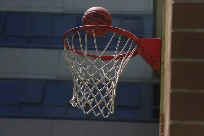 Crvena zvezda poražena u Parizu: Analiza Grejemove forme, Obradovićevih rotacija i Evroliga zabrinutosti