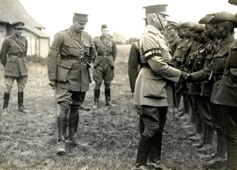 Nevjerovatno božićno primirje 1914: Njemački i britanski vojnici prekinuli borbe na Zapadnom bojištu