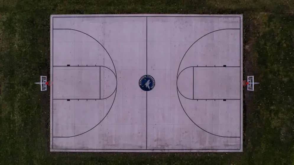Božićni meč: Denver Nagetsi dočekuju Minesota Timbervulvse — Jokić i Marej protiv povreda Džonsona